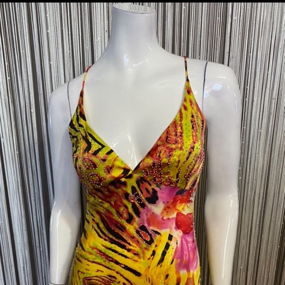 🔻SALE🔻NIKI LIVAS🔹EXCELLENT CONDITION • 100% SILK - Picture 2 of 9